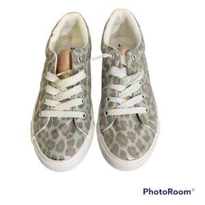 NWOT TREASURE &BOND Silver Pink Leopard Print Sneakers (3M)